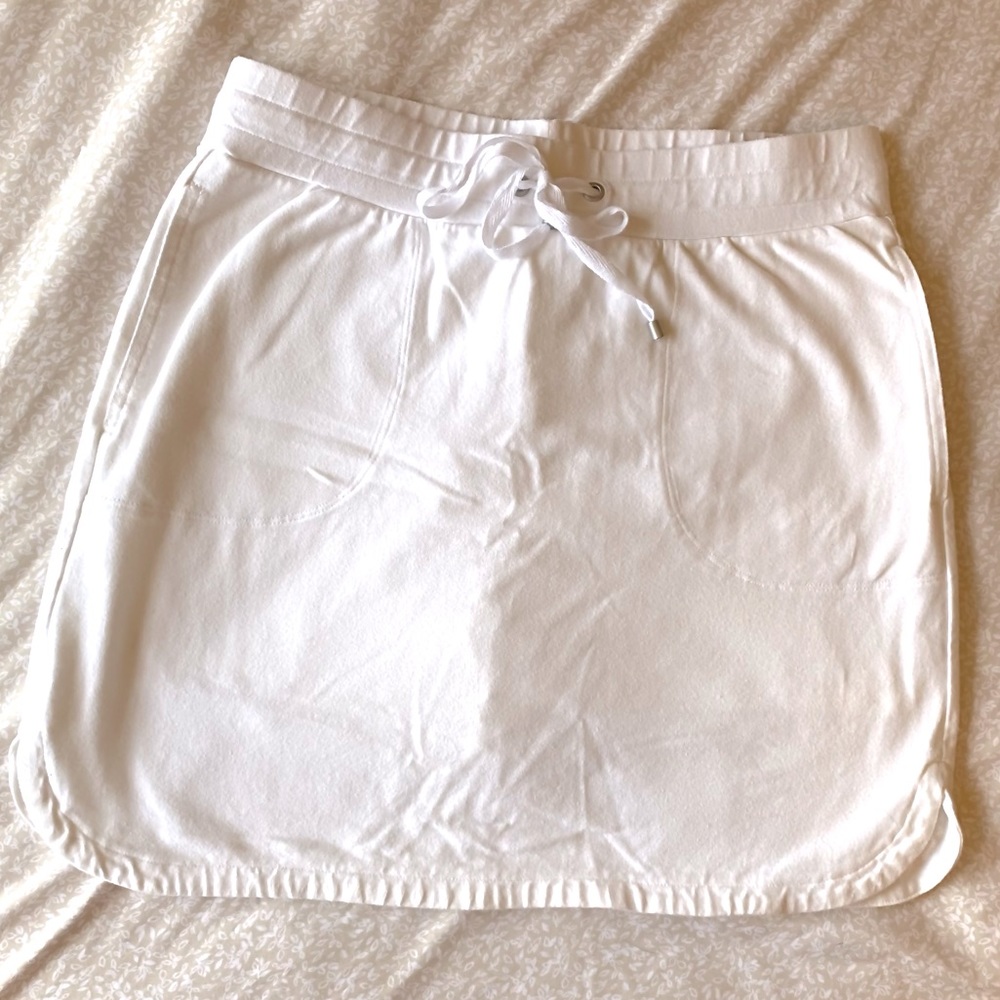 NWOT white casual skirt with shorts